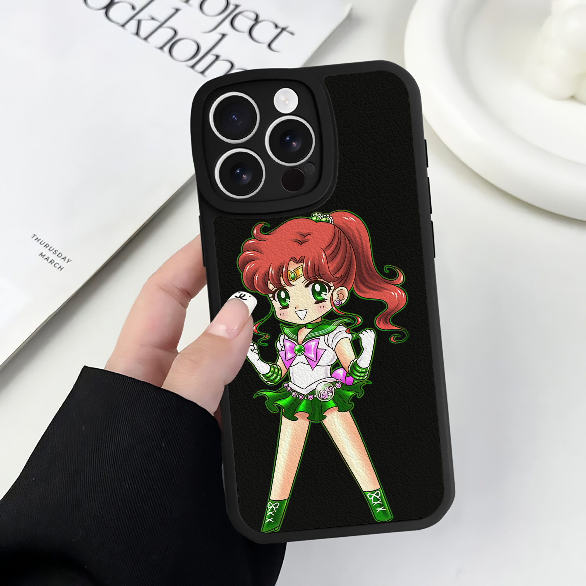 （画像用） 美少女戦士セーラームーン 木野 まこと きの まこと Sailor Moon Kino Makoto （セーラージュピター；Sailor Jupiter） 【iPhone 16シリーズ対応】シリコンスマホケース（レザー調） 材質：シリコン